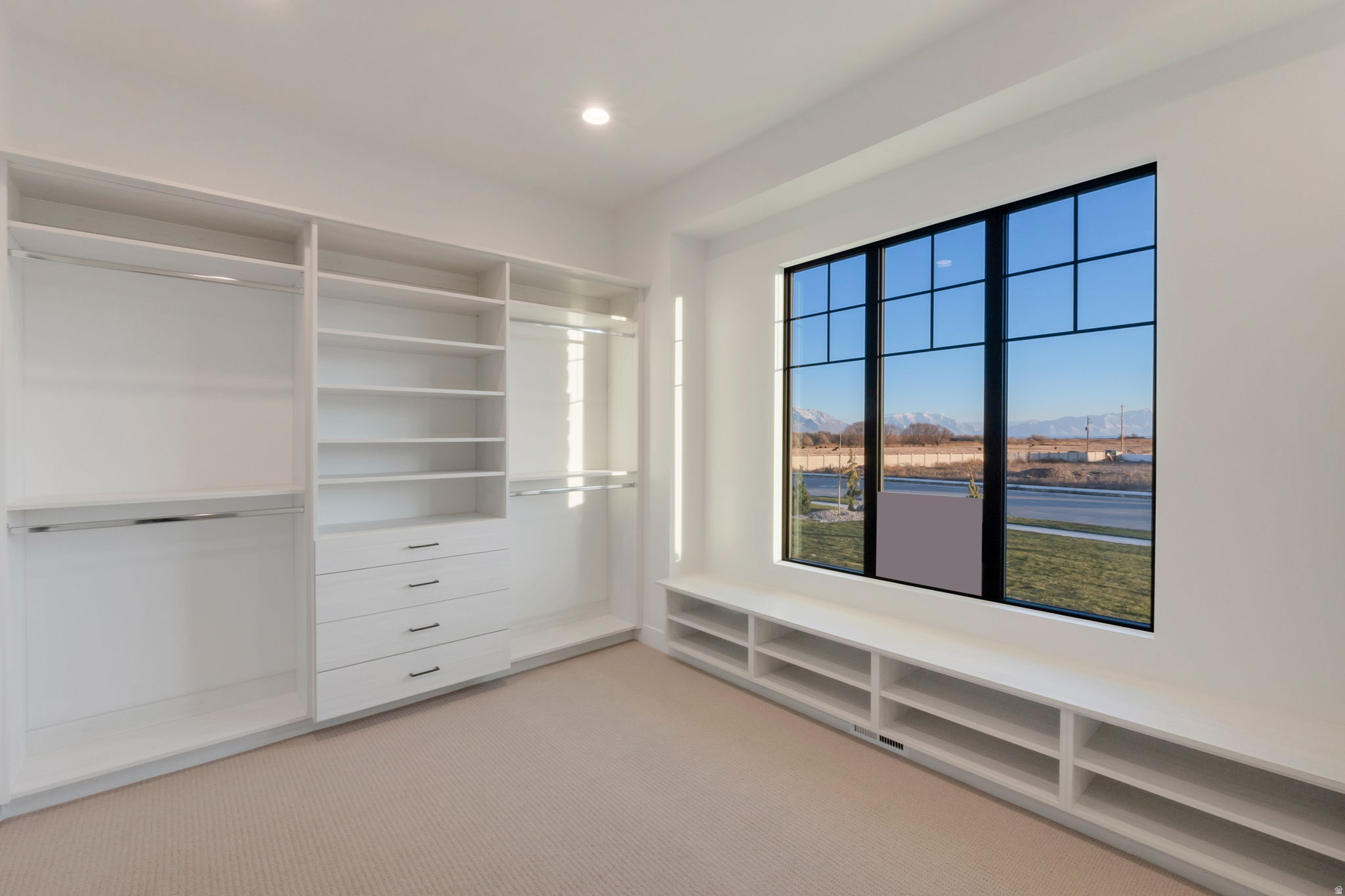 GRANDEUR ESTATES - Residential