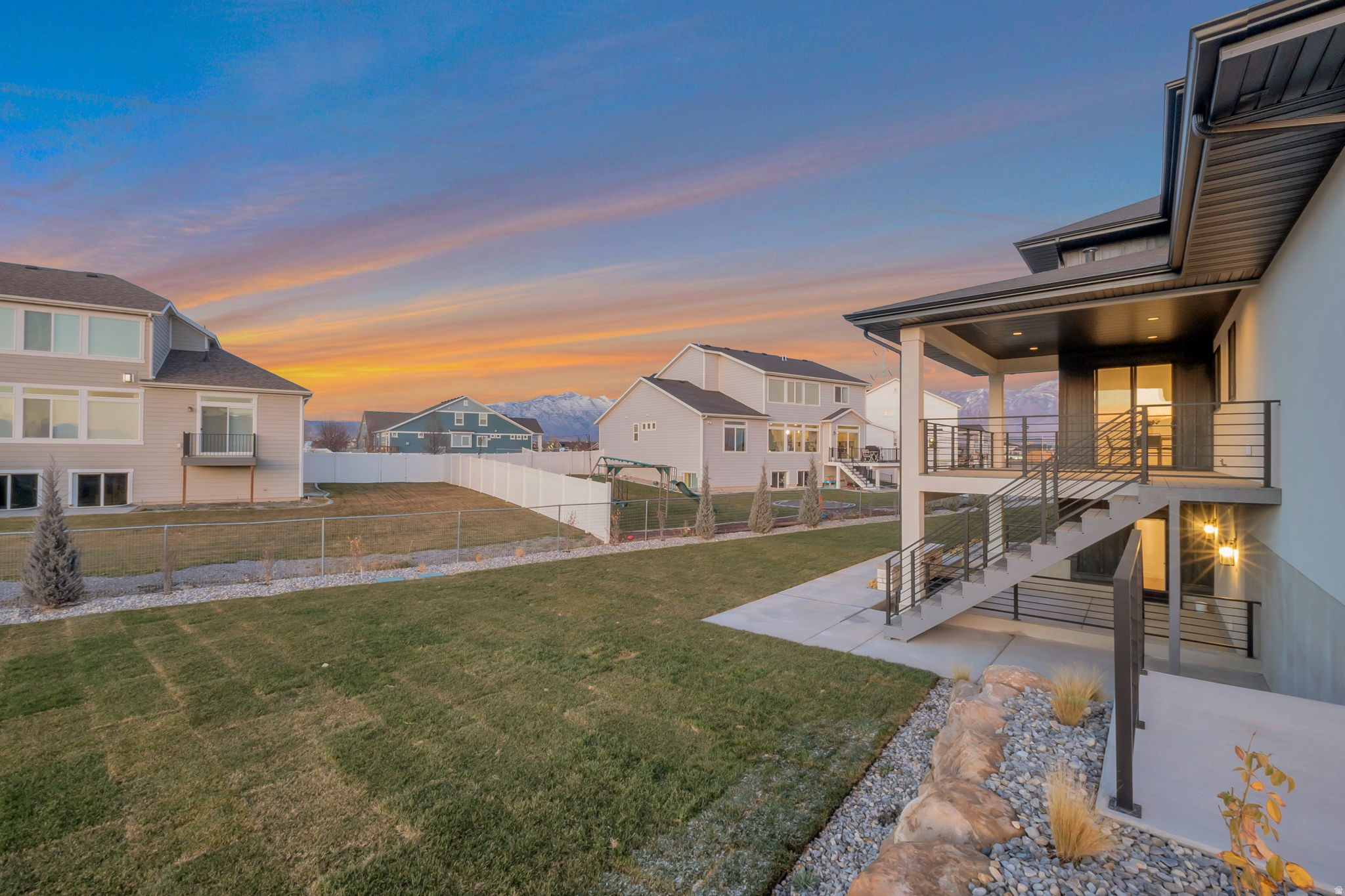 GRANDEUR ESTATES - Residential