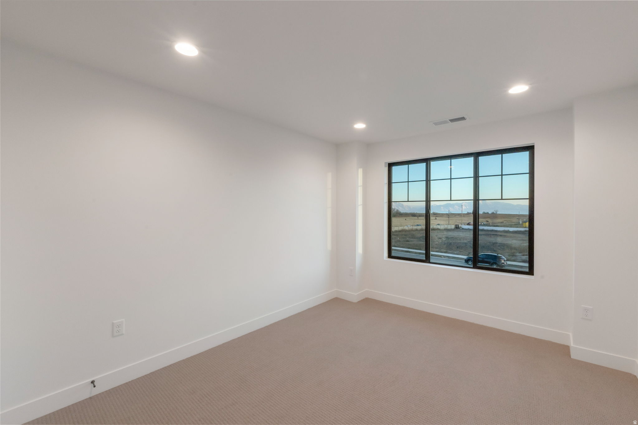 GRANDEUR ESTATES - Residential