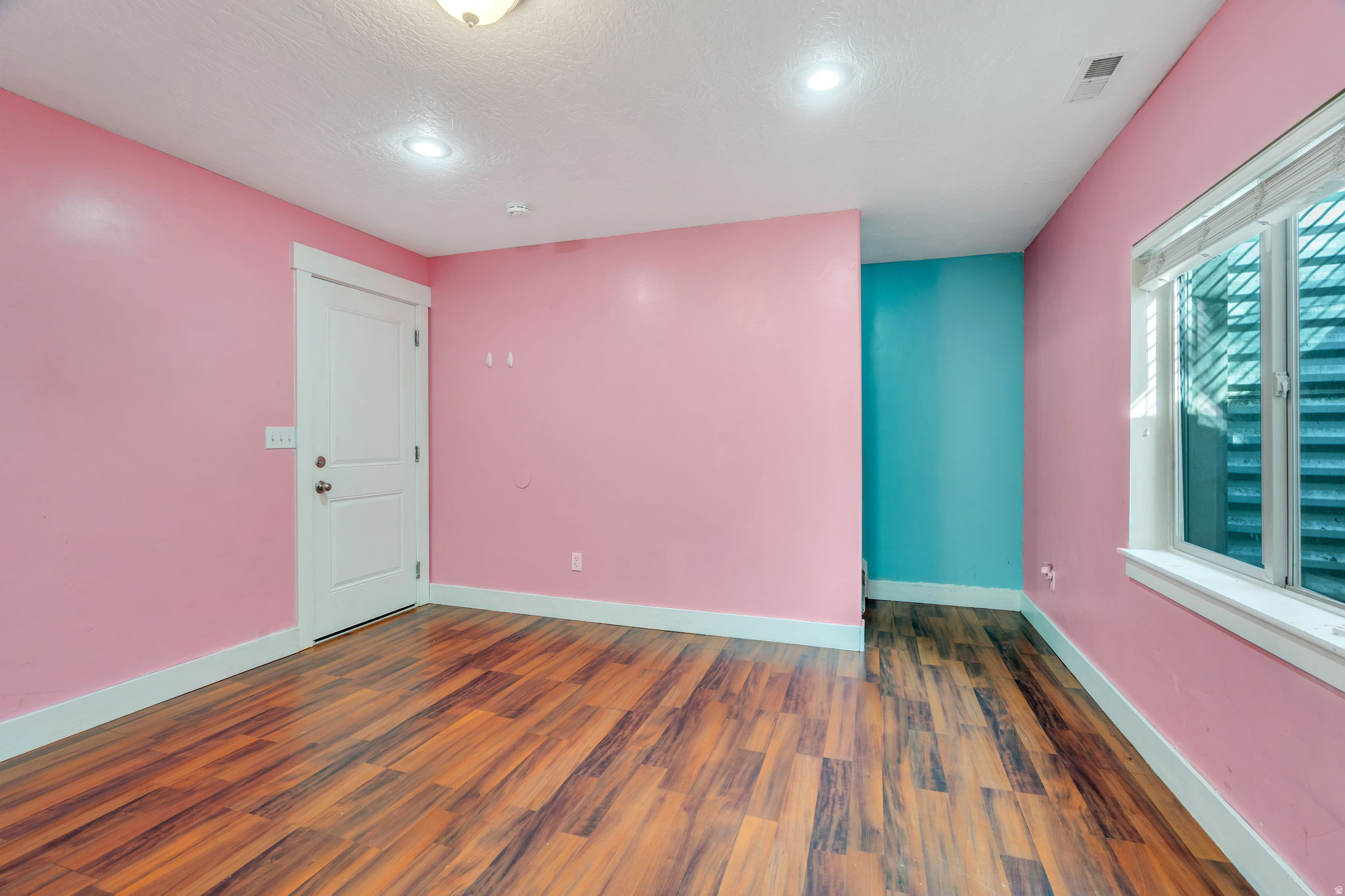 INDEPENDENCE AVENUE - Residential