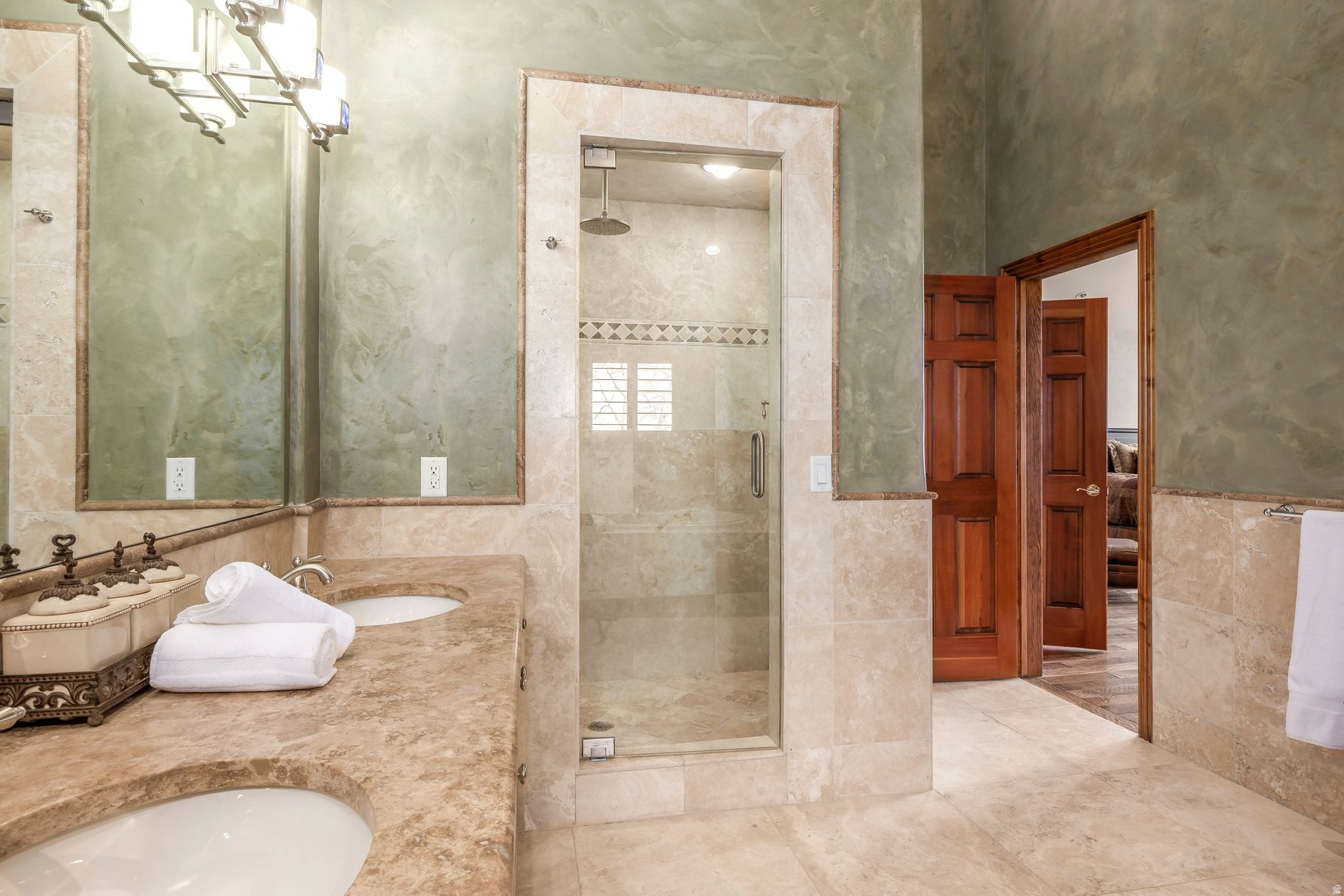 THE AERIE - Residential