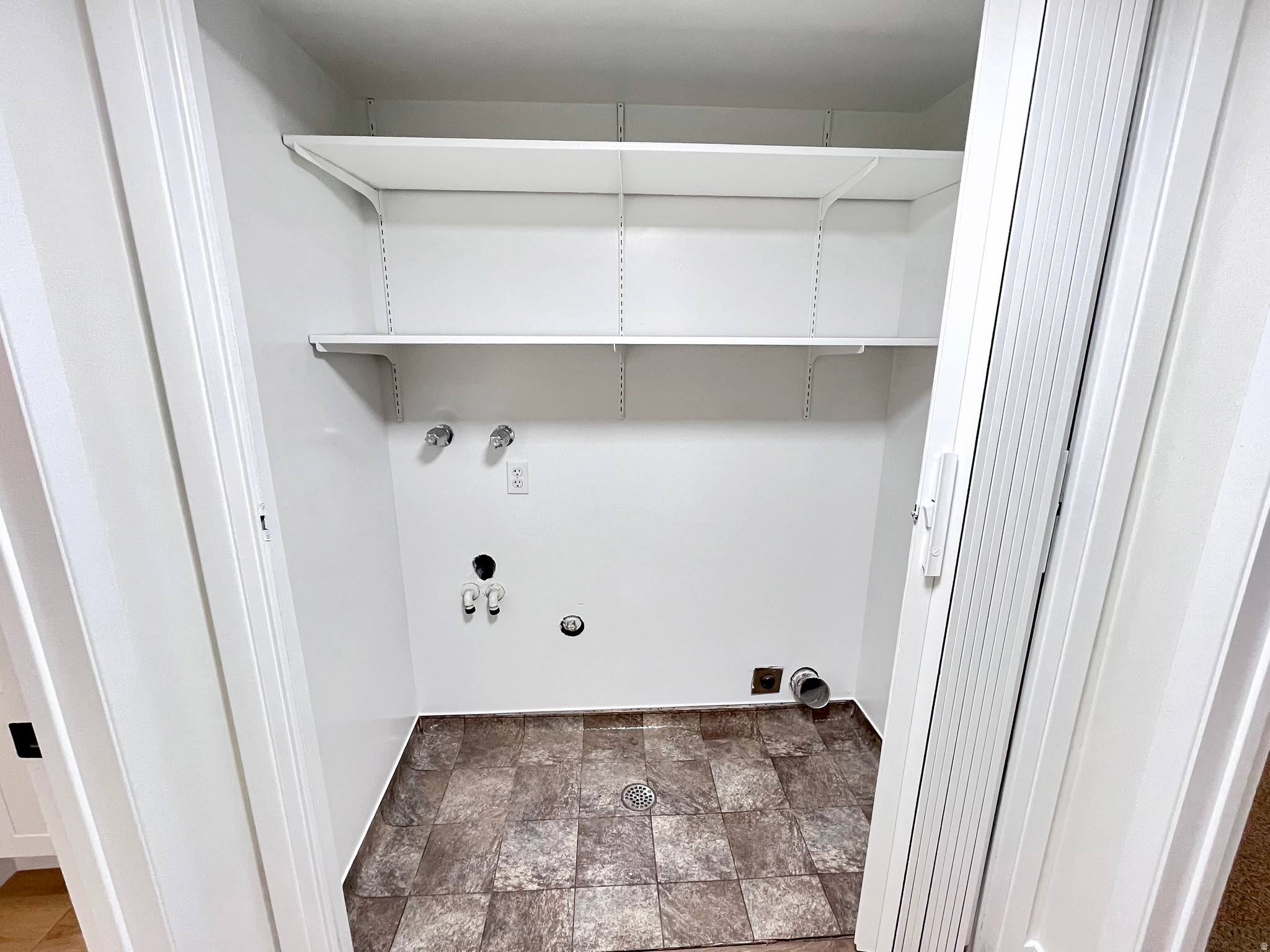 THREE FOUNTAINS EAST - Residential