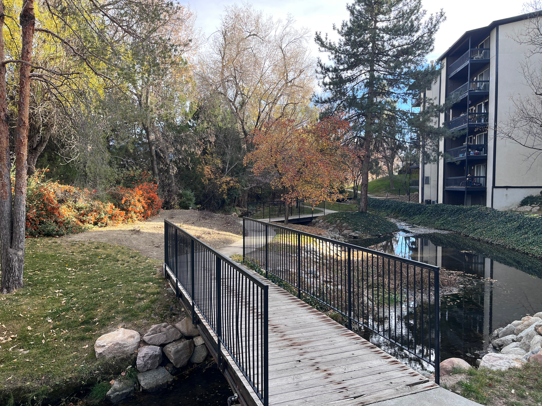 THREE FOUNTAINS EAST - Residential