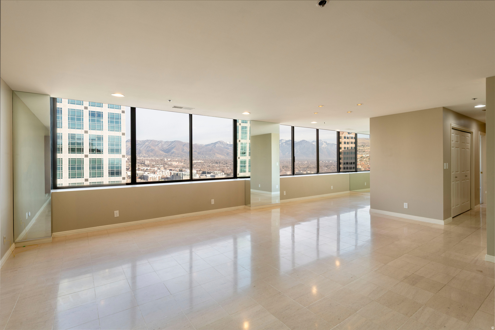 AMERICAN TOWERS - Residential