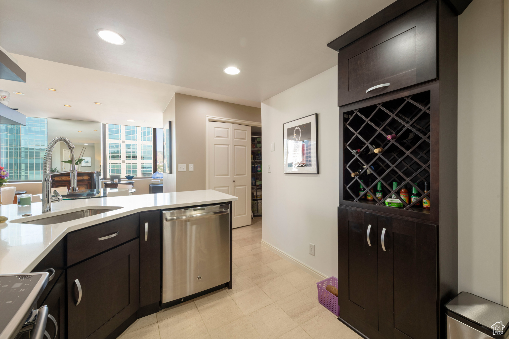 AMERICAN TOWERS - Residential