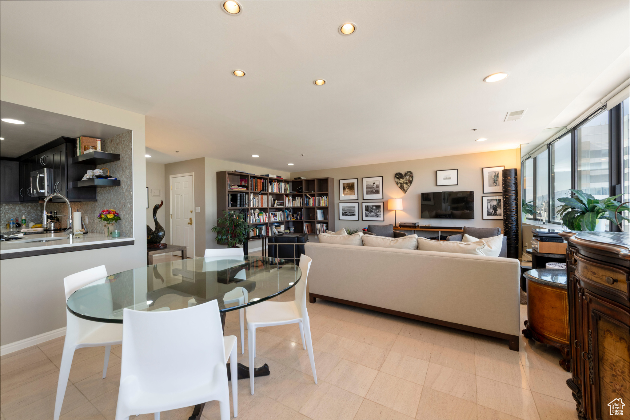 AMERICAN TOWERS - Residential