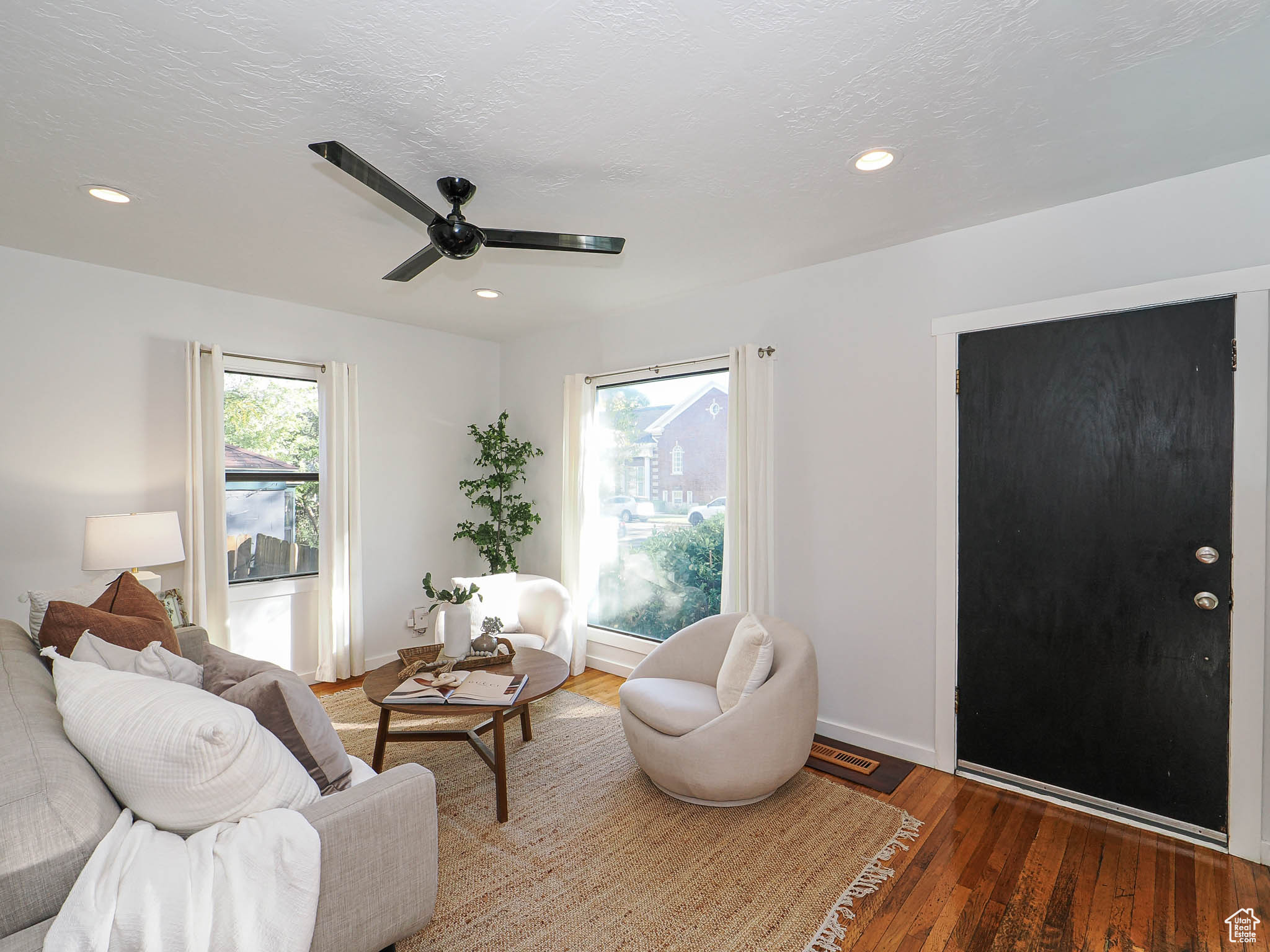 CAPITOL - Residential