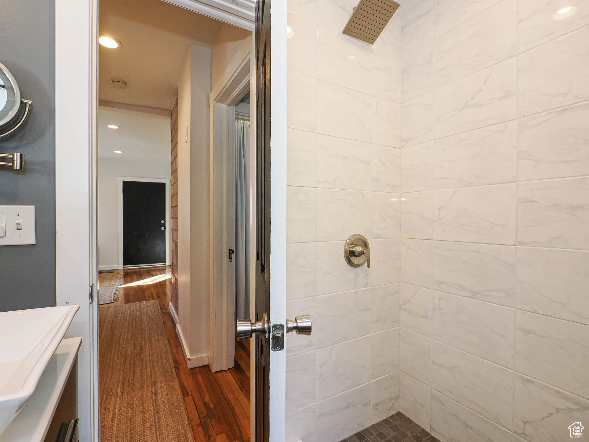 CAPITOL - Residential