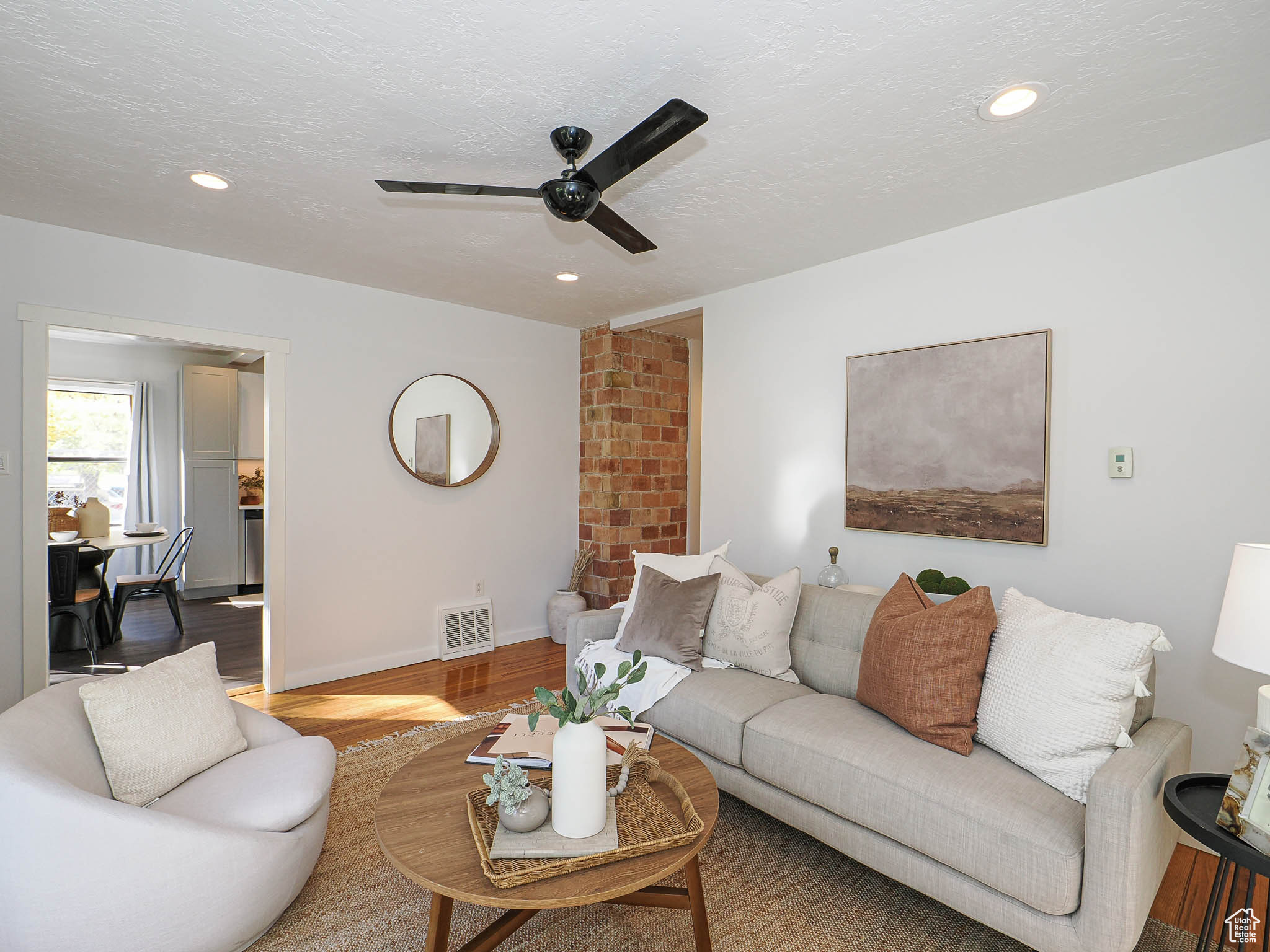 CAPITOL - Residential