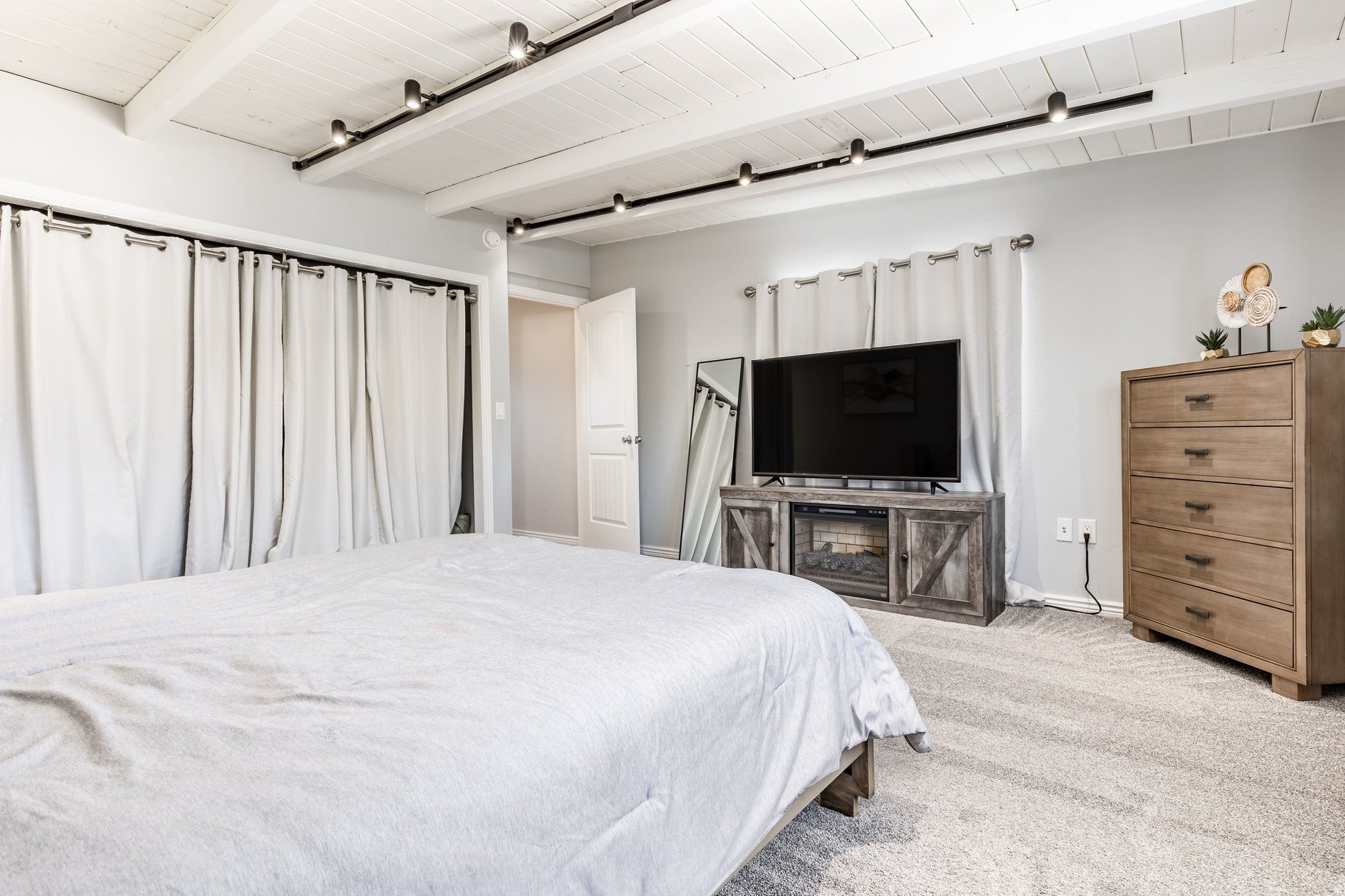 TREASURE ISLE - Residential