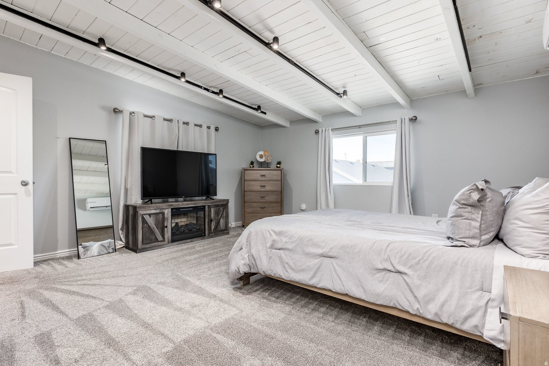 TREASURE ISLE - Residential