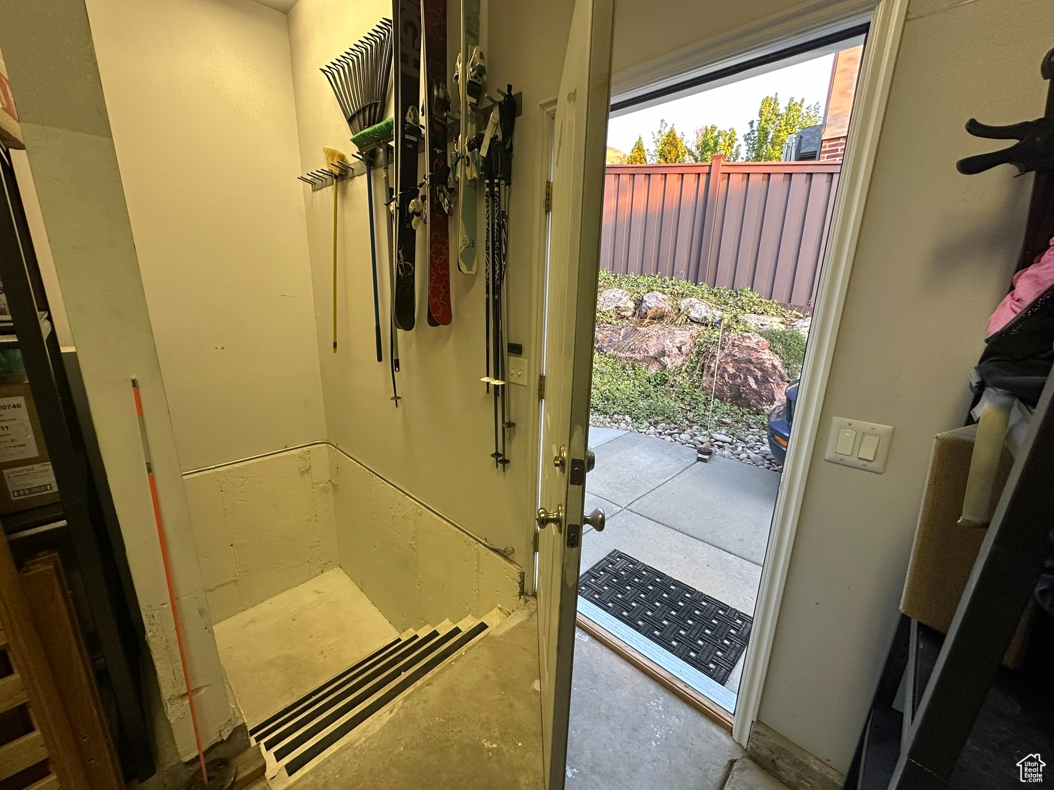 EAGLEPOINTE ESTATES - Residential