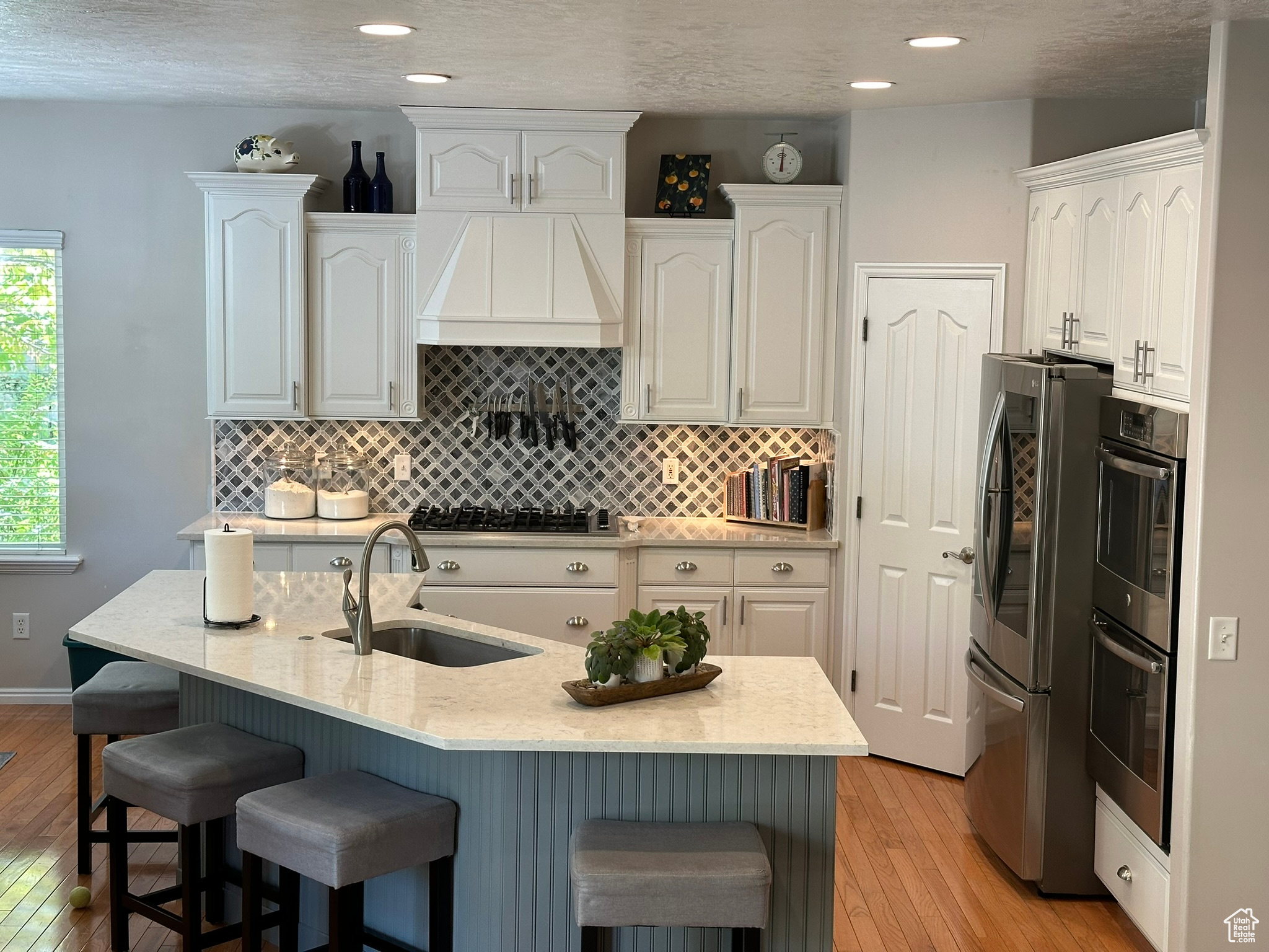 EAGLEPOINTE ESTATES - Residential