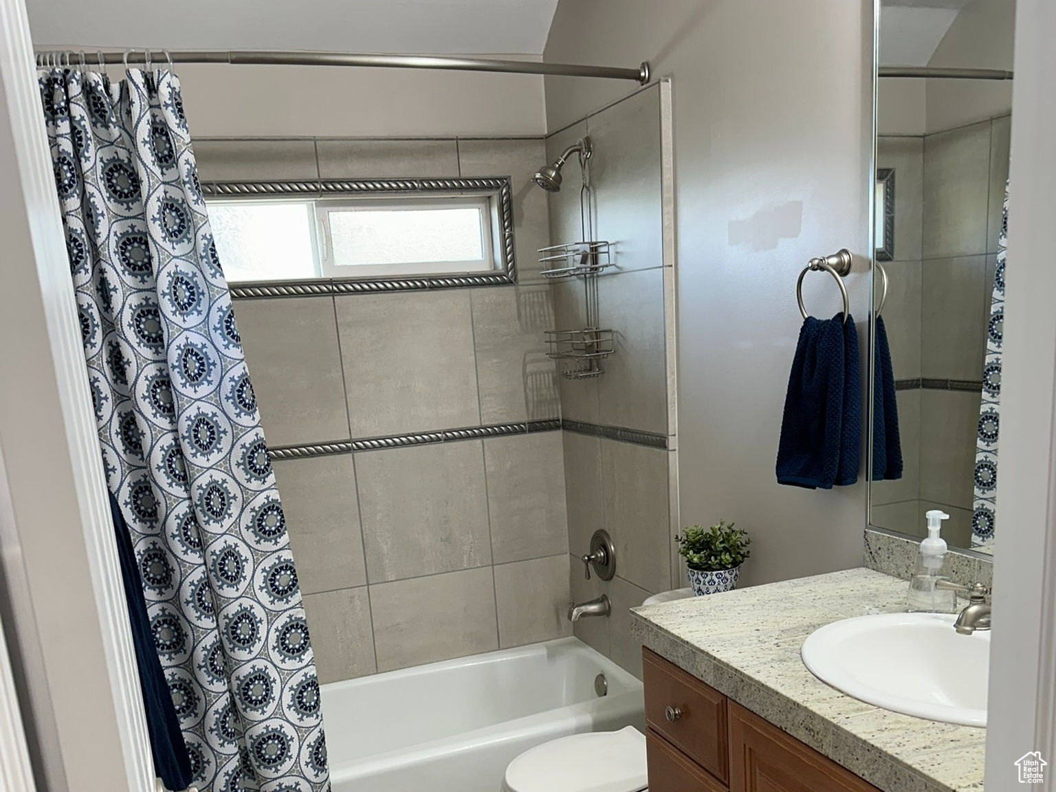 EAGLEPOINTE ESTATES - Residential