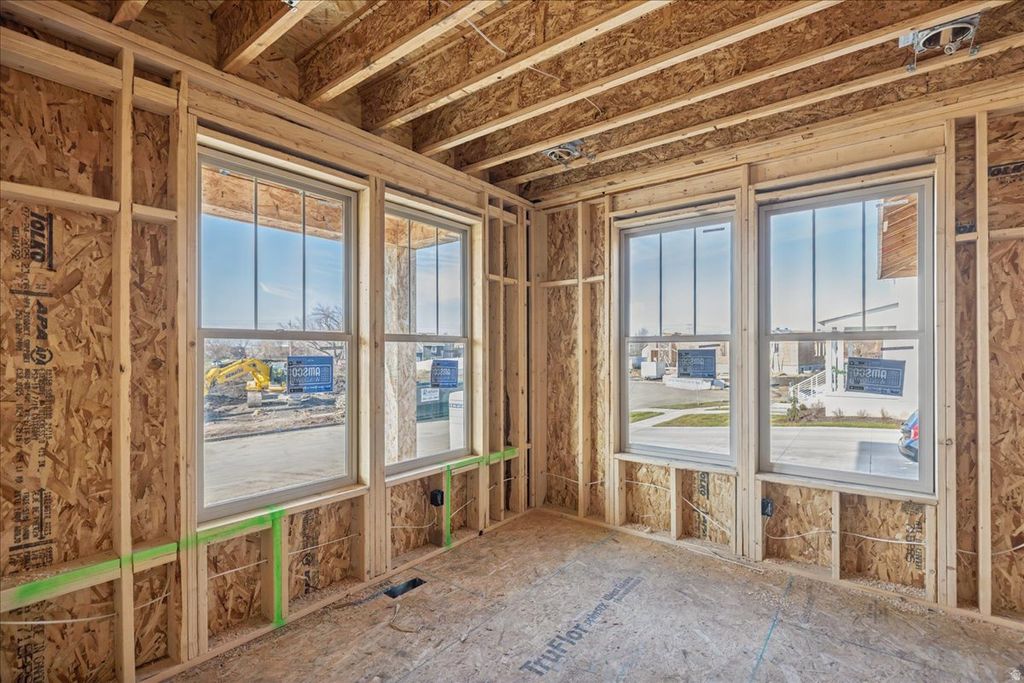 Photo of 101 S HORIZON DR #204, Farmington, UT 84025 (MLS # 2131549)