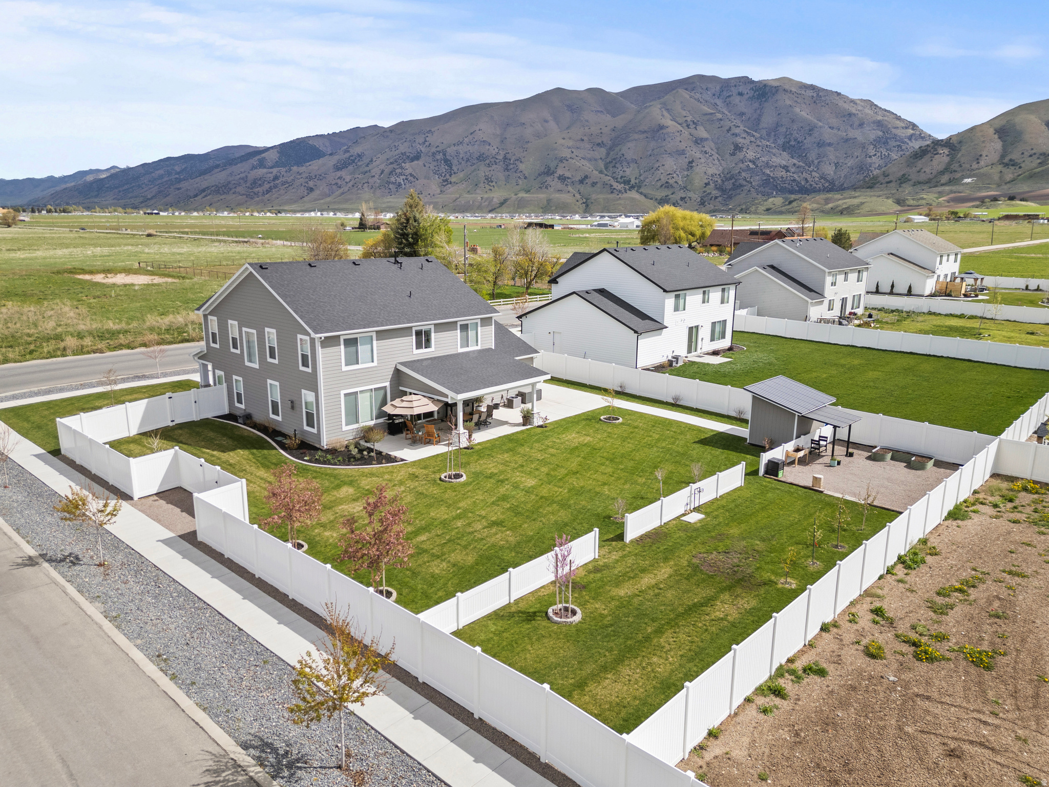 CANYON ESTATES - Residential