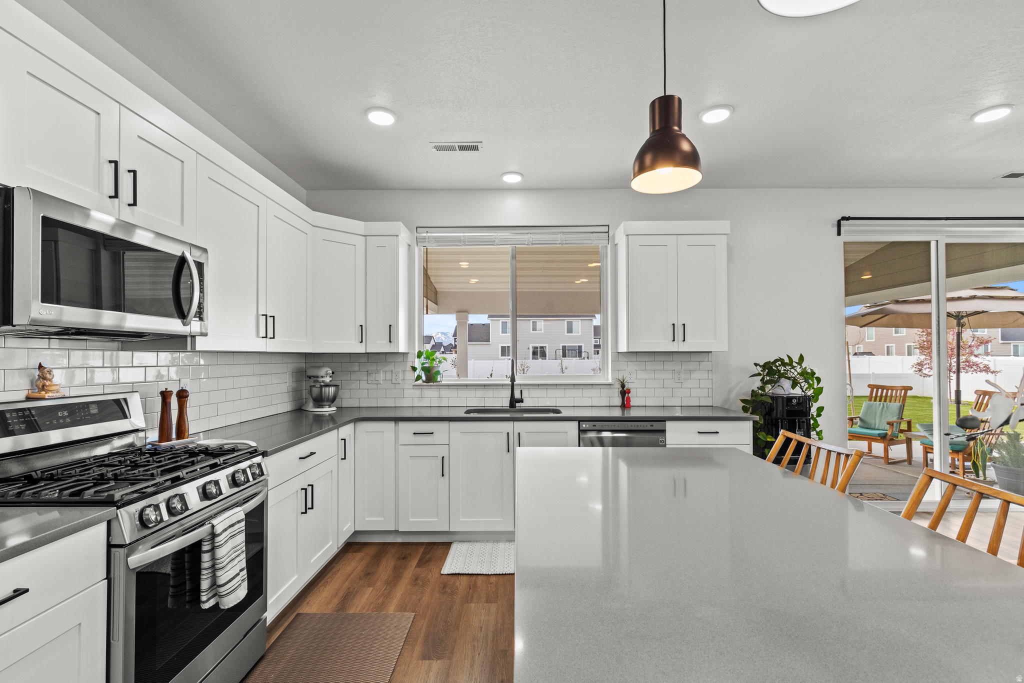 CANYON ESTATES - Residential