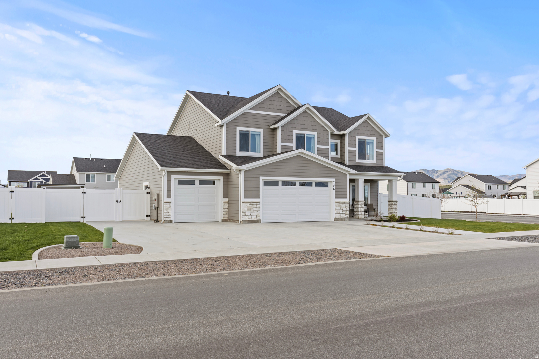 CANYON ESTATES - Residential