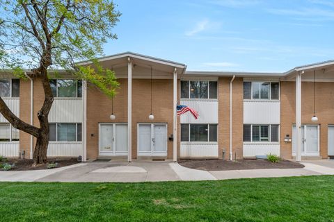 Tiny photo for 825 E THREE FOUNTAINS CIR #6, Murray, UT 84107 (MLS # 2150592)