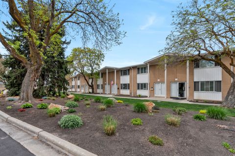 Tiny photo for 825 E THREE FOUNTAINS CIR #6, Murray, UT 84107 (MLS # 2150592)