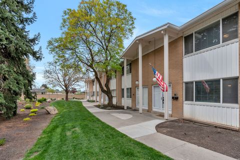 Tiny photo for 825 E THREE FOUNTAINS CIR #6, Murray, UT 84107 (MLS # 2150592)