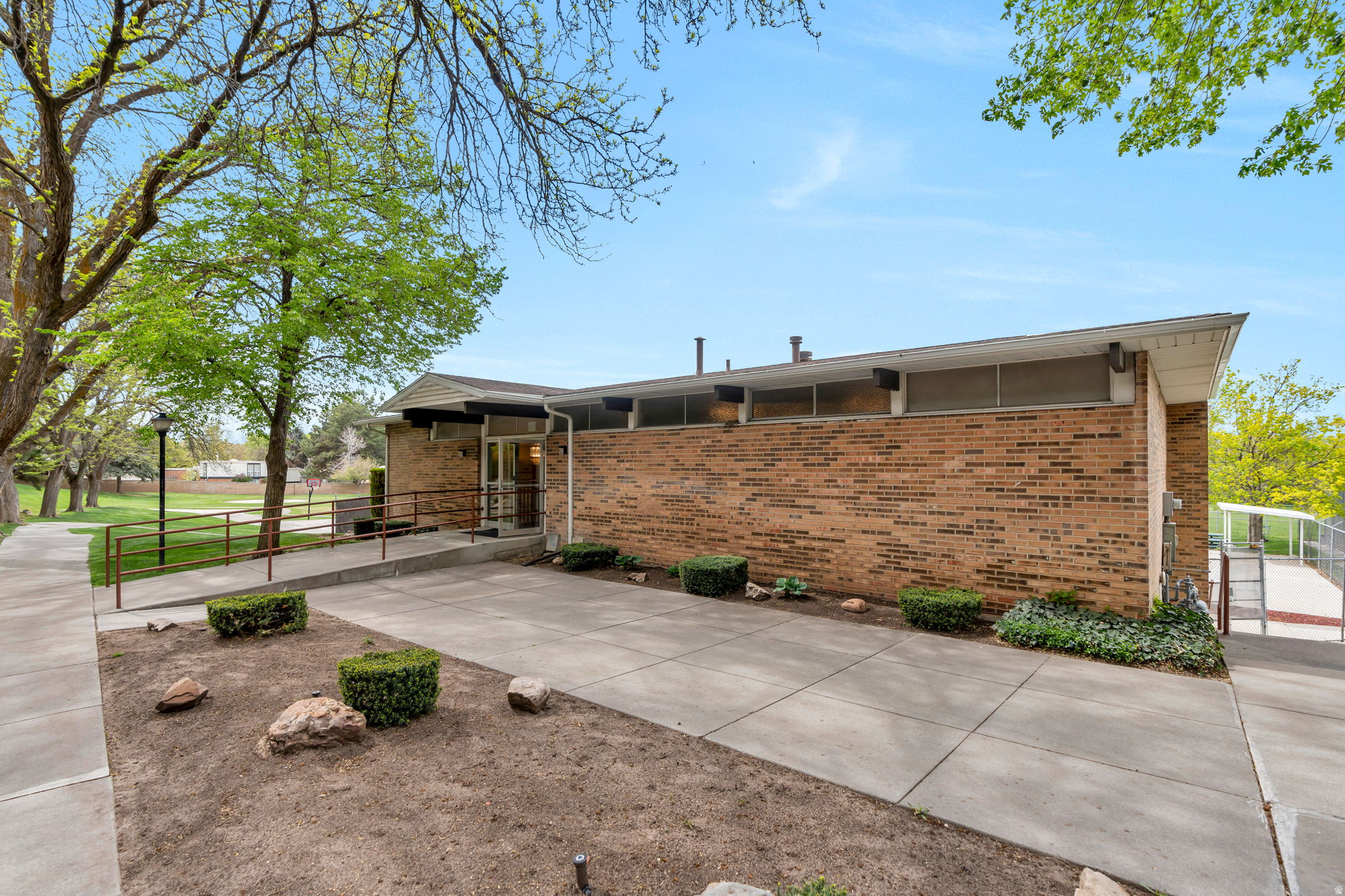 THREE FOUNTAINS - Residential