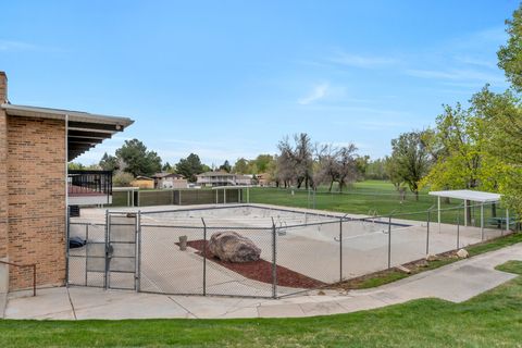 Tiny photo for 825 E THREE FOUNTAINS CIR #6, Murray, UT 84107 (MLS # 2150592)