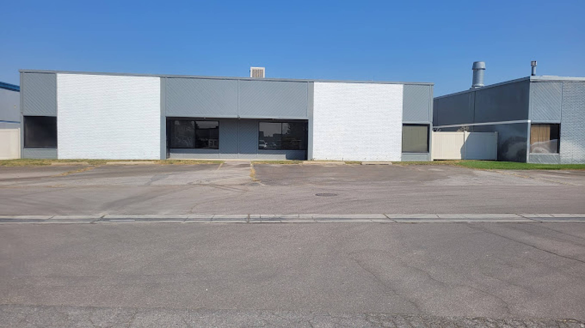 BENEFICIAL BUSINESS PARK - Commercial Sale
