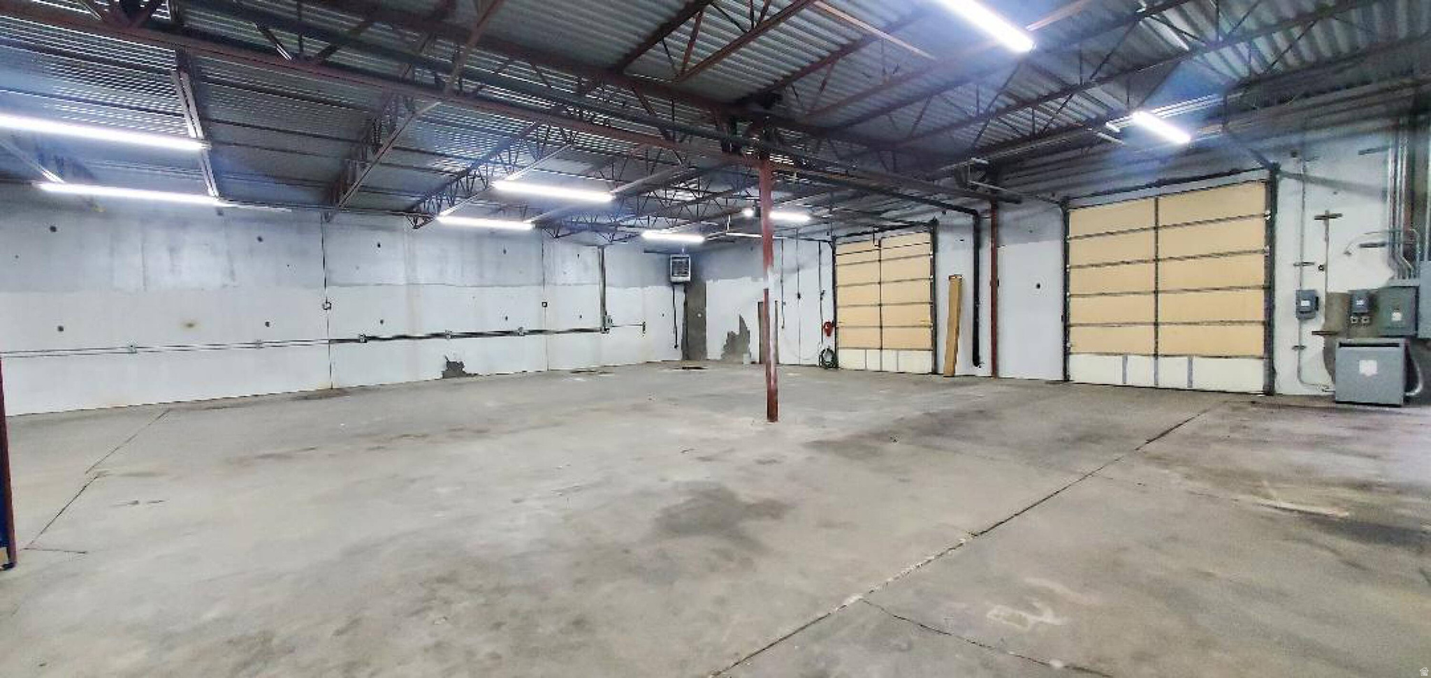 BENEFICIAL BUSINESS PARK - Commercial Sale