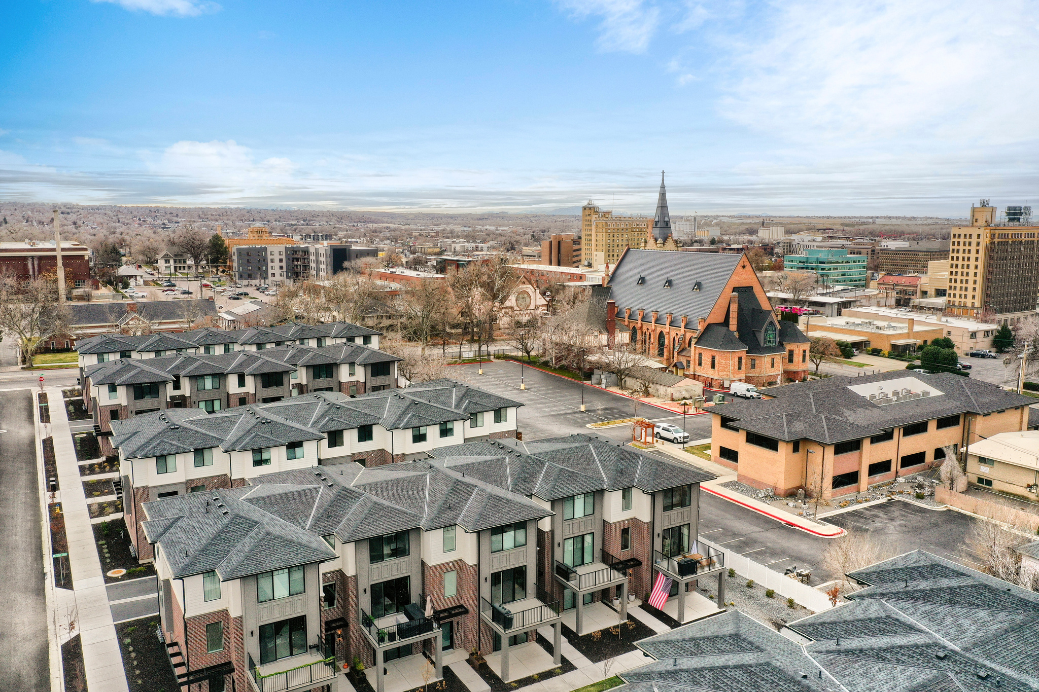 TOWNS AT 24TH - Residential
