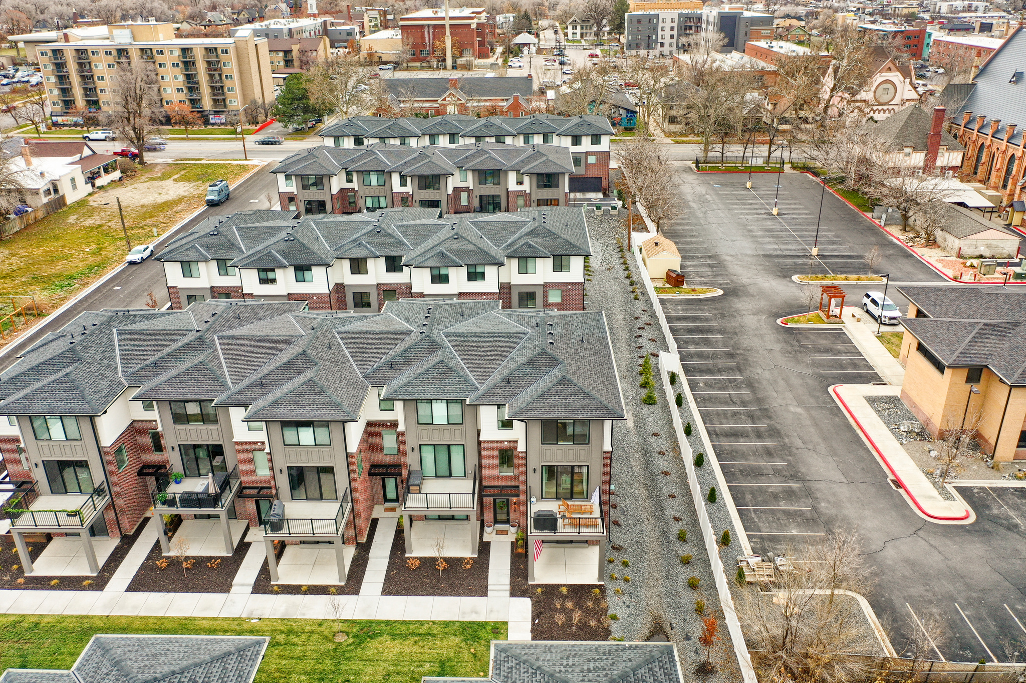 TOWNS AT 24TH - Residential