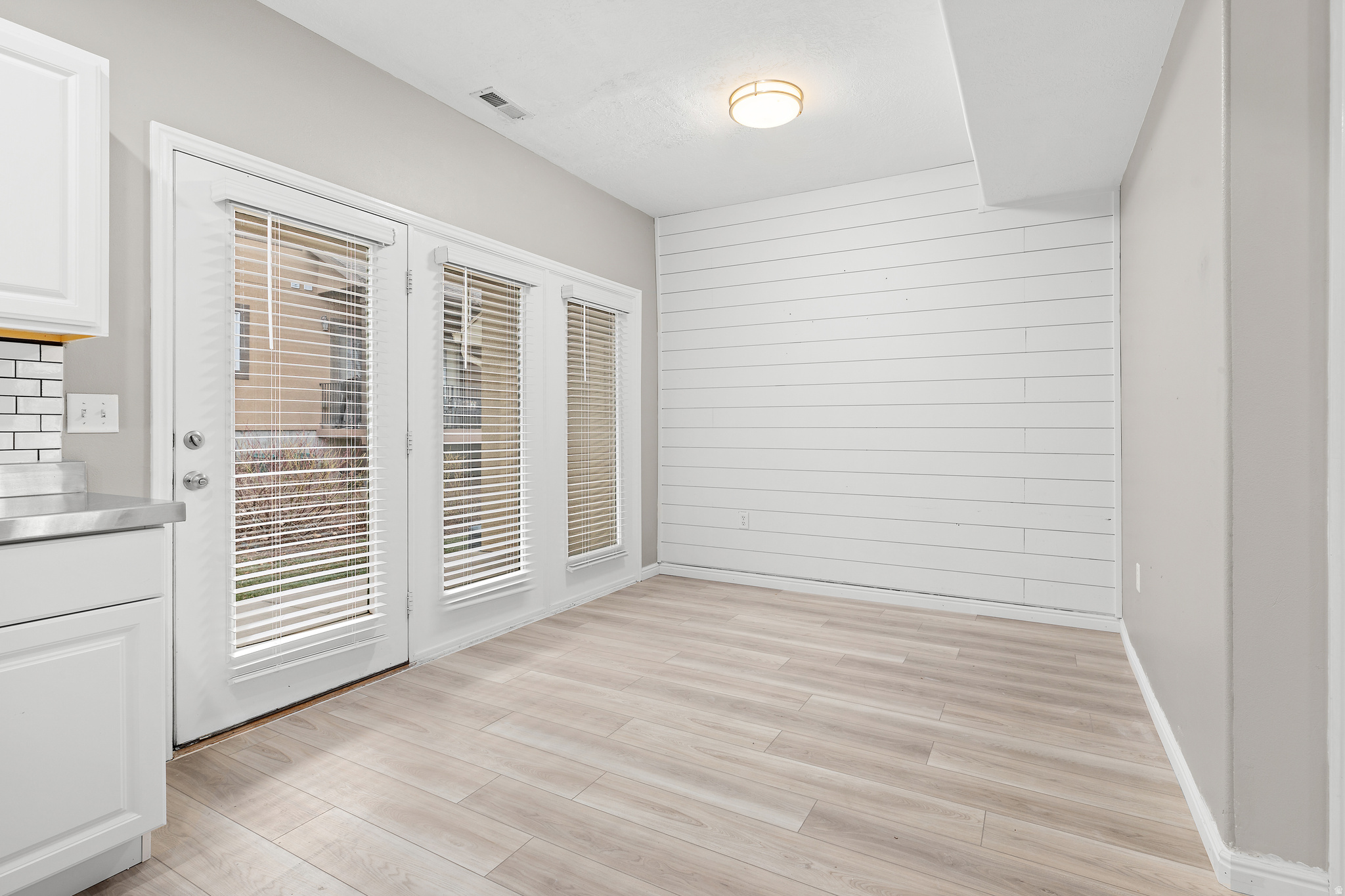 BOULDERS - Residential