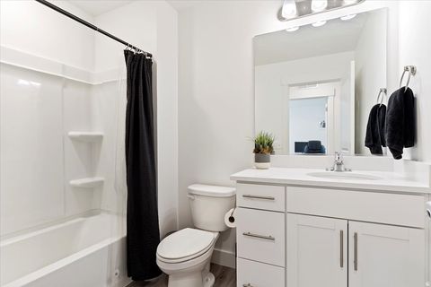 Tiny photo for 1112 N 1880 W, Farmington, UT 84025 (MLS # 2172637)