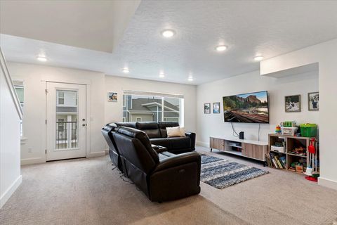 Tiny photo for 1112 N 1880 W, Farmington, UT 84025 (MLS # 2172637)