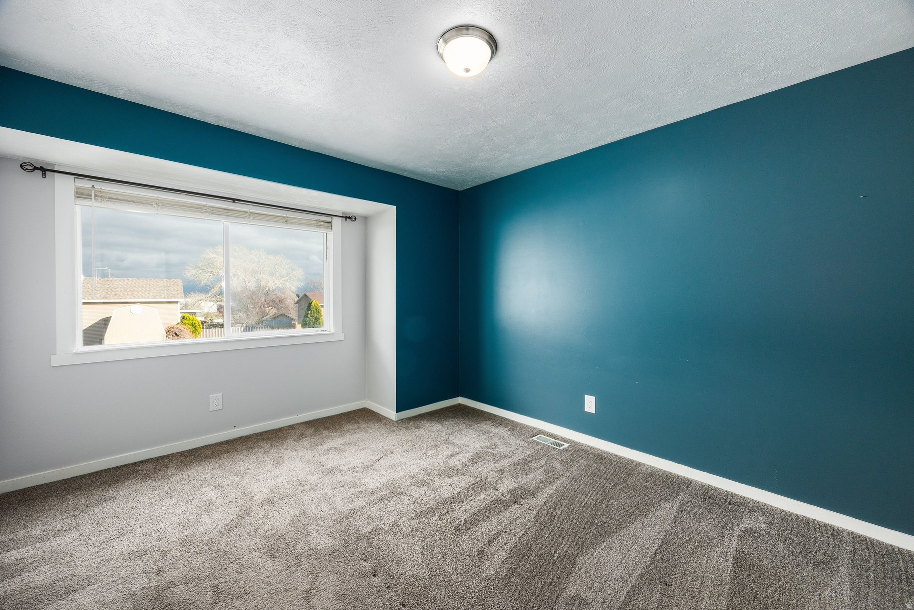 OQUIRRH SHADOWS #8 - Residential Income