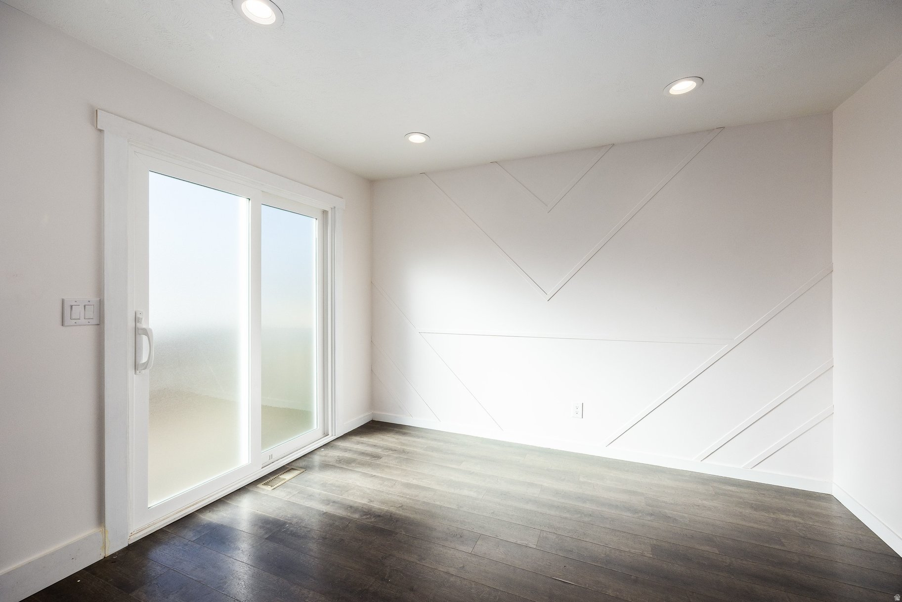 OQUIRRH SHADOWS #8 - Residential Income