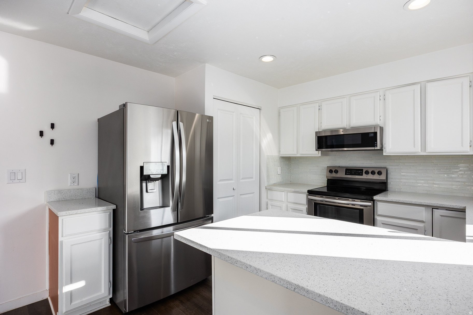 OQUIRRH SHADOWS #8 - Residential Income