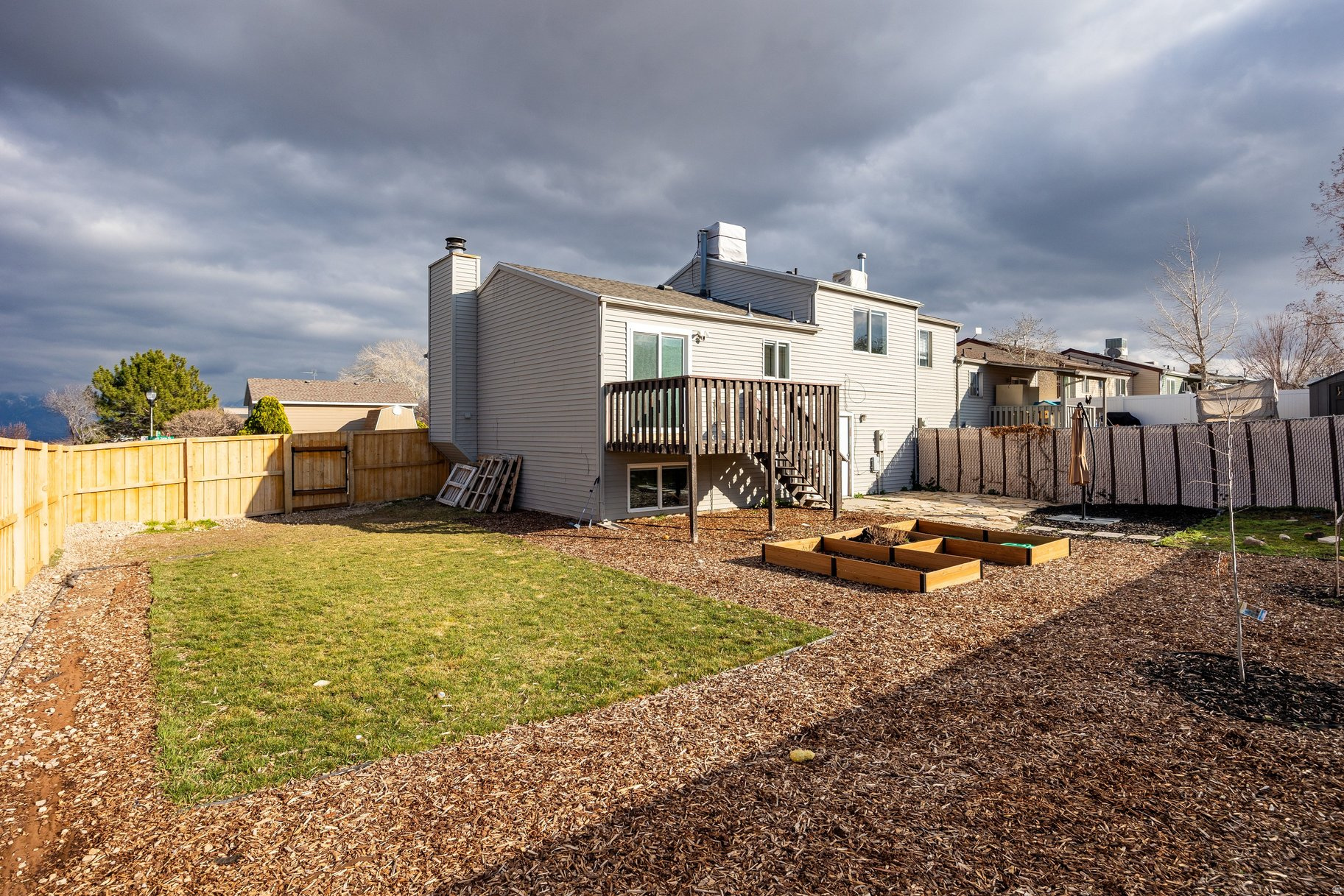 OQUIRRH SHADOWS #8 - Residential Income