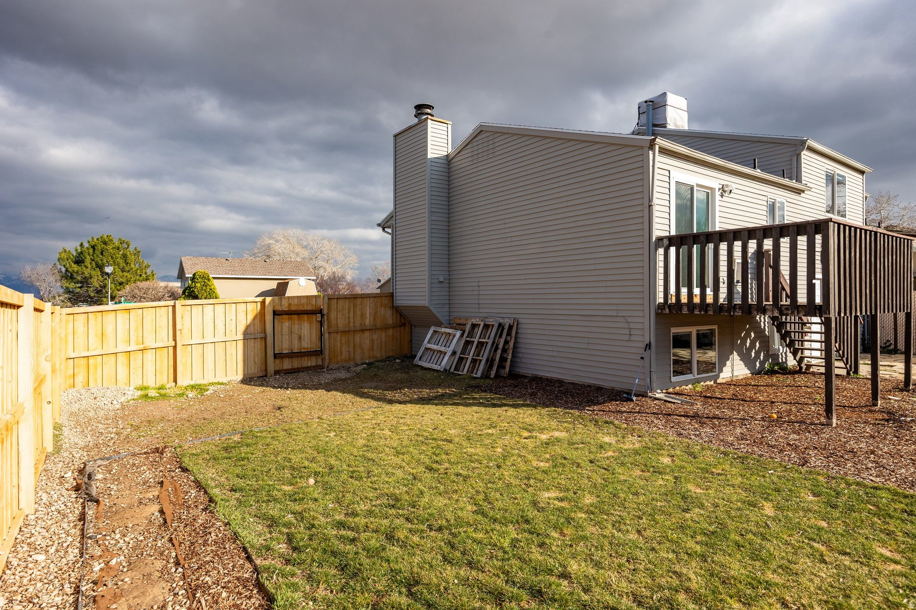 OQUIRRH SHADOWS #8 - Residential Income