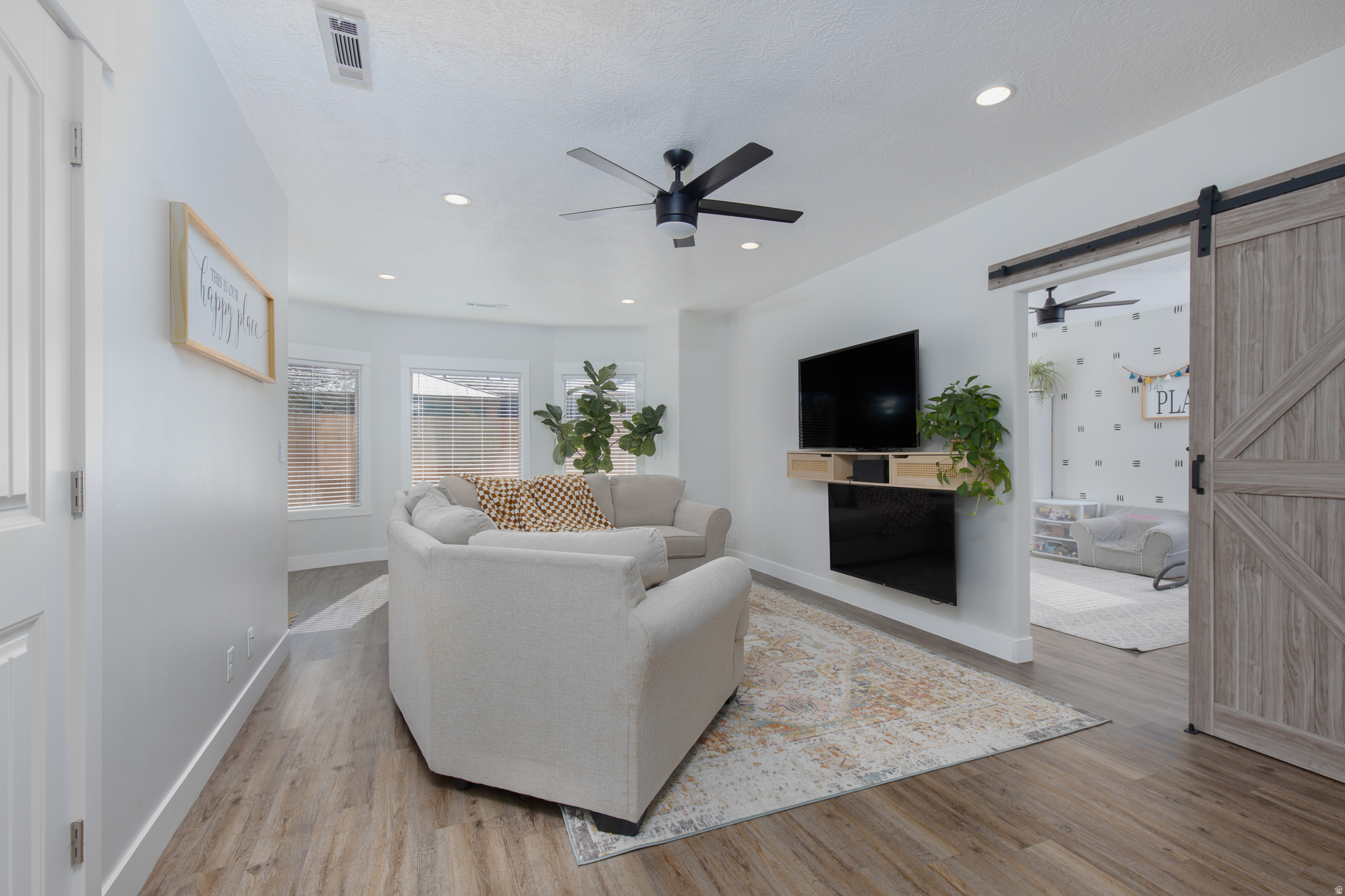 SOUTH POINTE - Residential