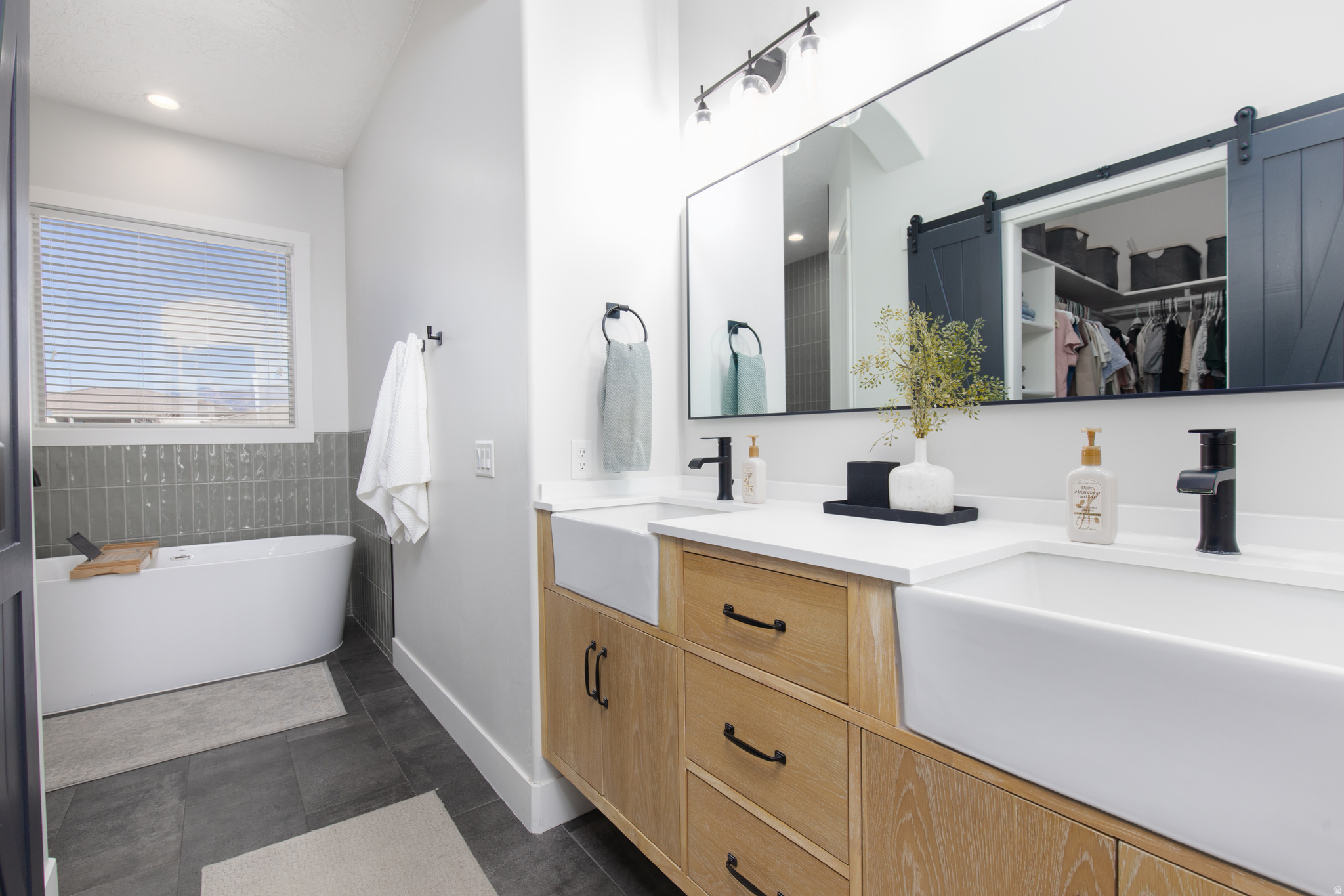 SOUTH POINTE - Residential