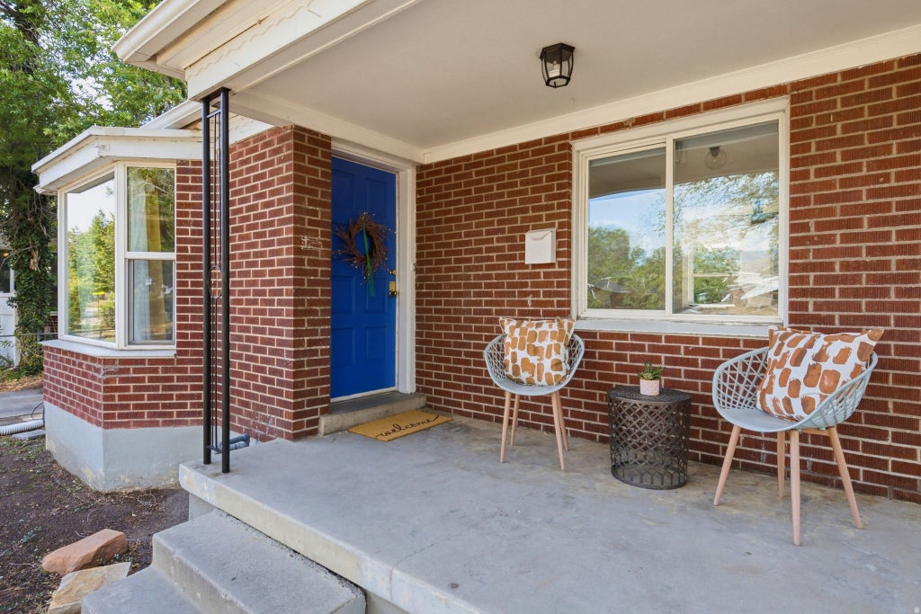 Photo of 985 N AMERICAN BEAUTY DR, Salt Lake City, UT 84116 (MLS # 2178815)