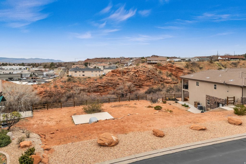 Photo of 433 N CREEK RIDGE DR #206, Washington, UT 84780 (MLS # 2136708)