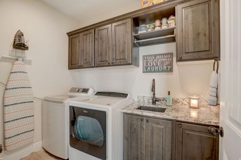 Tiny photo for 10676 S URBAN RIDGE CV W, South Jordan, UT 84095 (MLS # 2132755)