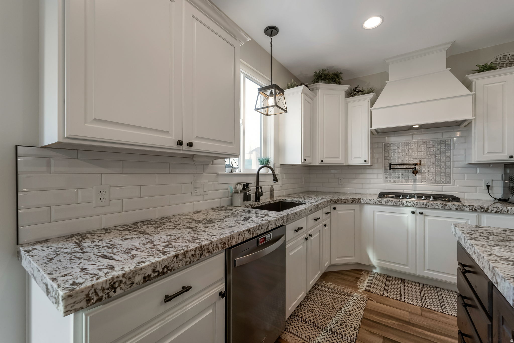 URBAN RIDGE COVE - Residential