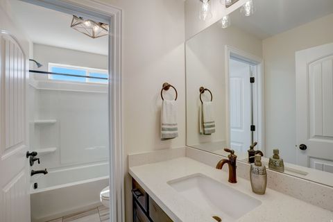 Tiny photo for 10676 S URBAN RIDGE CV W, South Jordan, UT 84095 (MLS # 2132755)