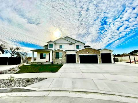 Tiny photo for 10676 S URBAN RIDGE CV W, South Jordan, UT 84095 (MLS # 2132755)
