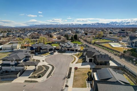 Tiny photo for 10676 S URBAN RIDGE CV W, South Jordan, UT 84095 (MLS # 2132755)