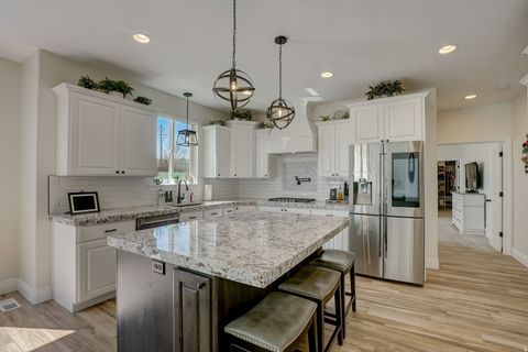 Tiny photo for 10676 S URBAN RIDGE CV W, South Jordan, UT 84095 (MLS # 2132755)