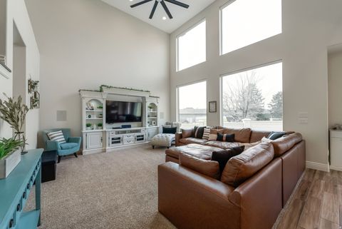 Tiny photo for 10676 S URBAN RIDGE CV W, South Jordan, UT 84095 (MLS # 2132755)